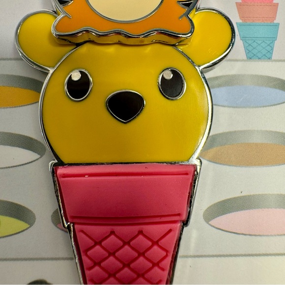 (Sold)NWT. Disney Pin Character Scoops - LE Winnie The Pooh And Tigger ice cream - Picture 3 of 9